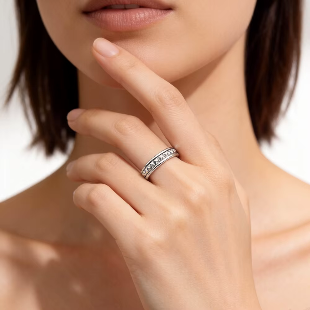Bague de mariage à clous
