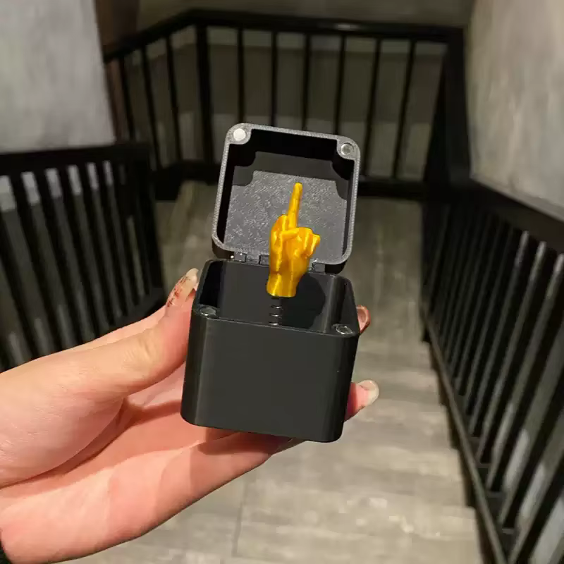 Dedo du milieu drôle dans une boîte - Cadeau de gag de décoration de bureau pour Halloween