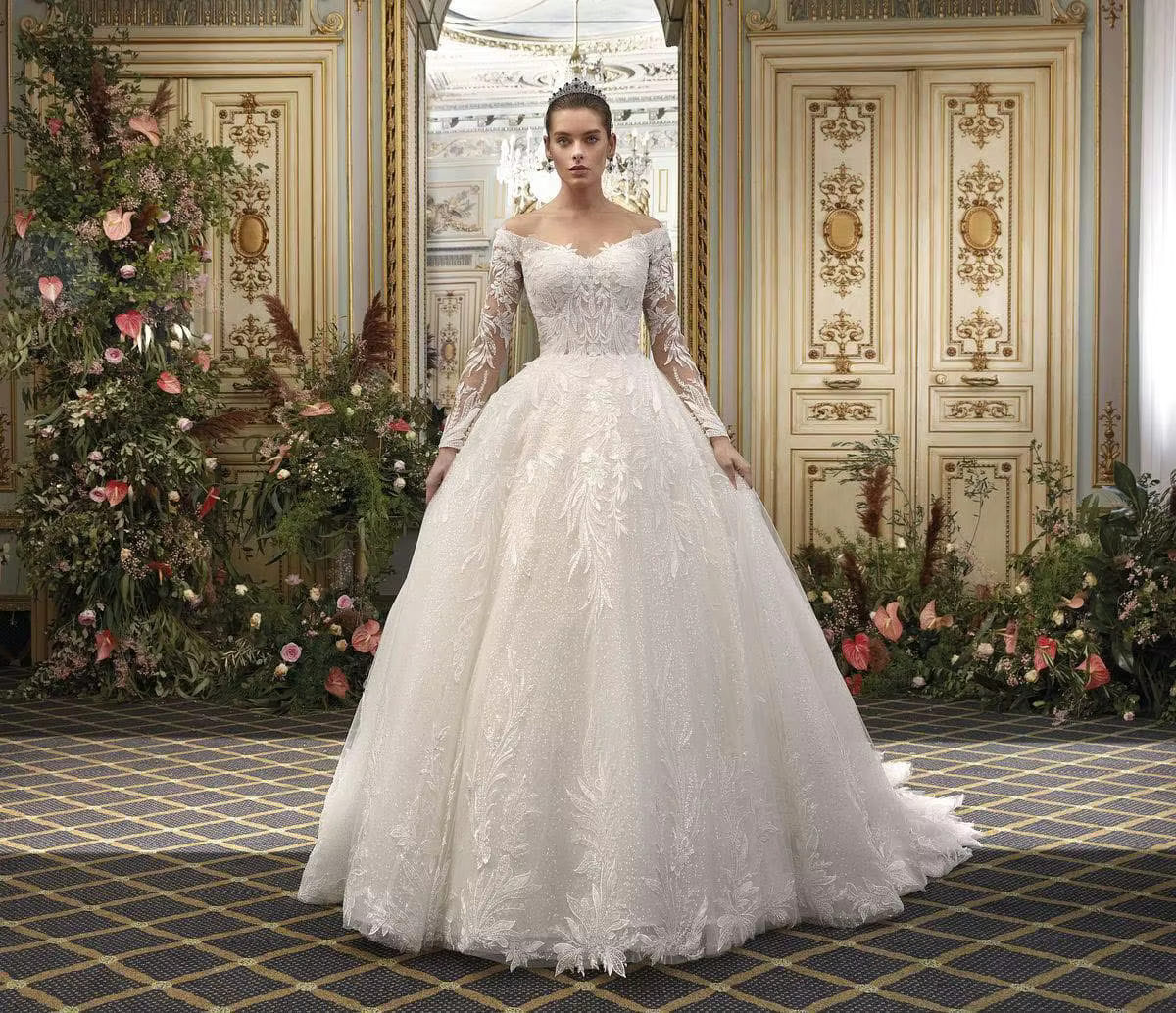 Robes de mariée de luxe personnalisées à col en V pour femmes