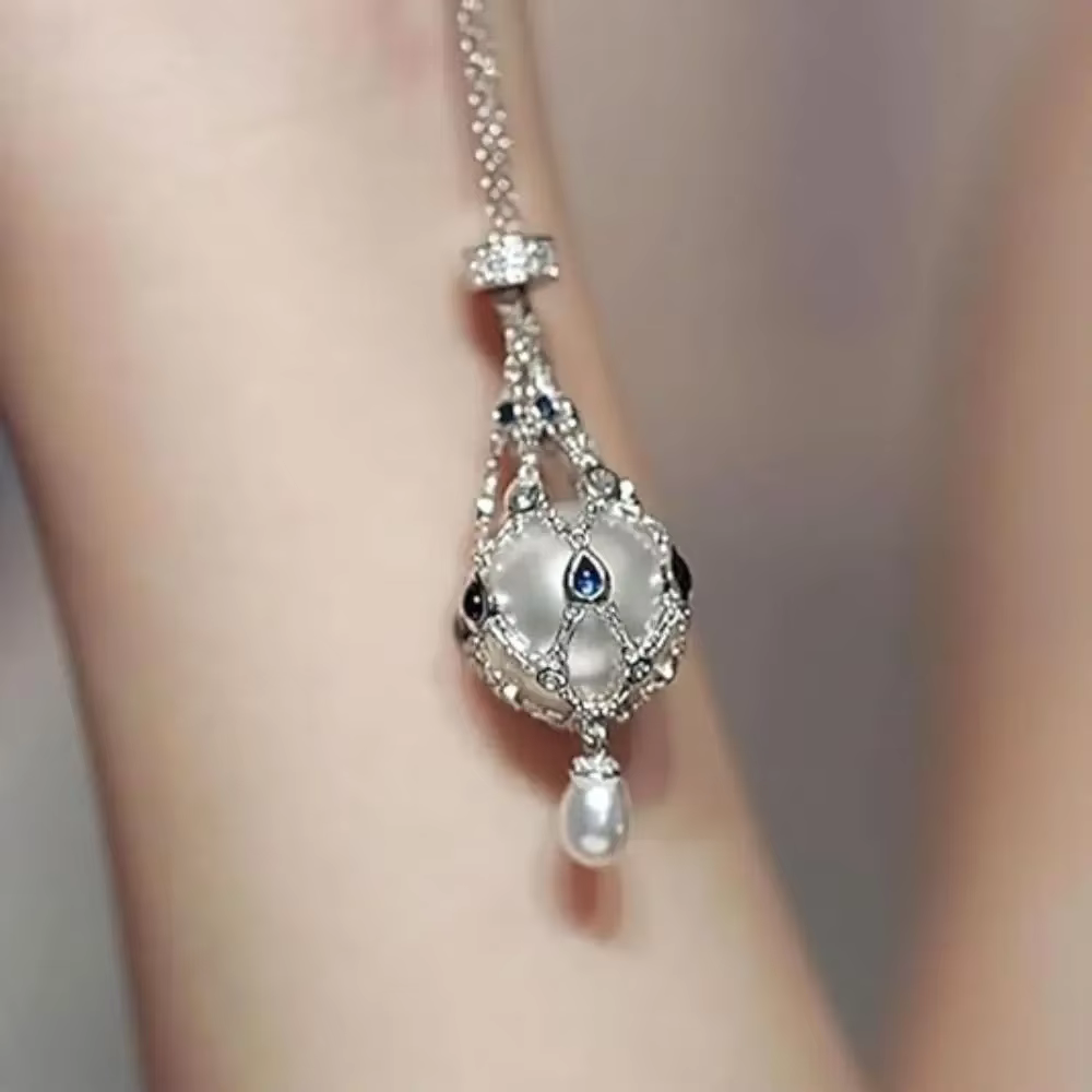 Pendentif Lavalier en métal avec perles et pierres précieuses