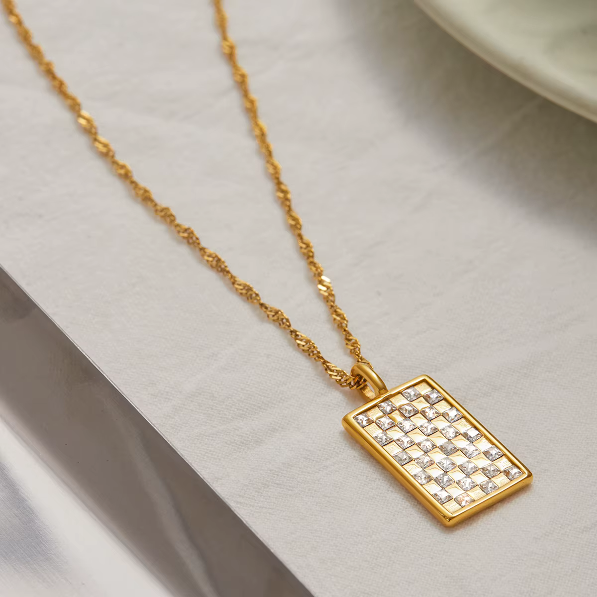 Yori nouveauté bijoux d'été faits à la main 18K PVD plaqué étanche déclaration pendentif rectangulaire collier