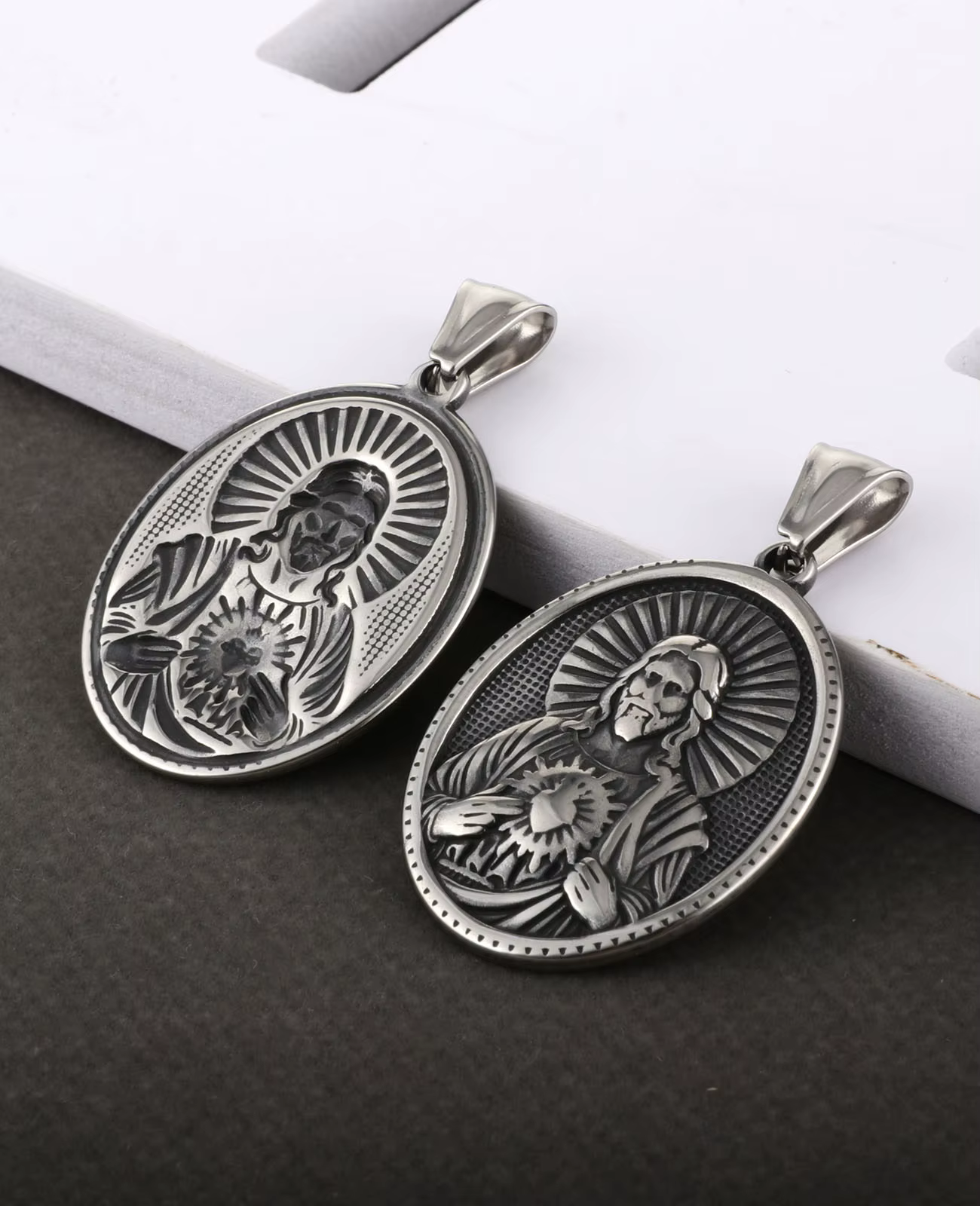 Diyalo 3 couleurs sainte icône sacré coeur de jésus pendentif en acier inoxydable collier à faire soi-même bijoux sacraments cadeaux de Confirmation