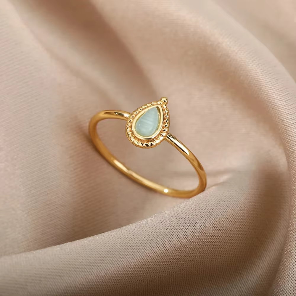 Bagues en opale goutte d'eau pour femmes