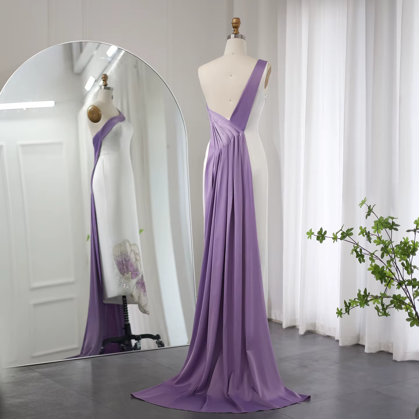 Robe de soirée longue élégante Sharon avec traîne