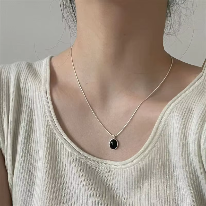 Collier pendentif aigue-marine narrétro simple pour femmes