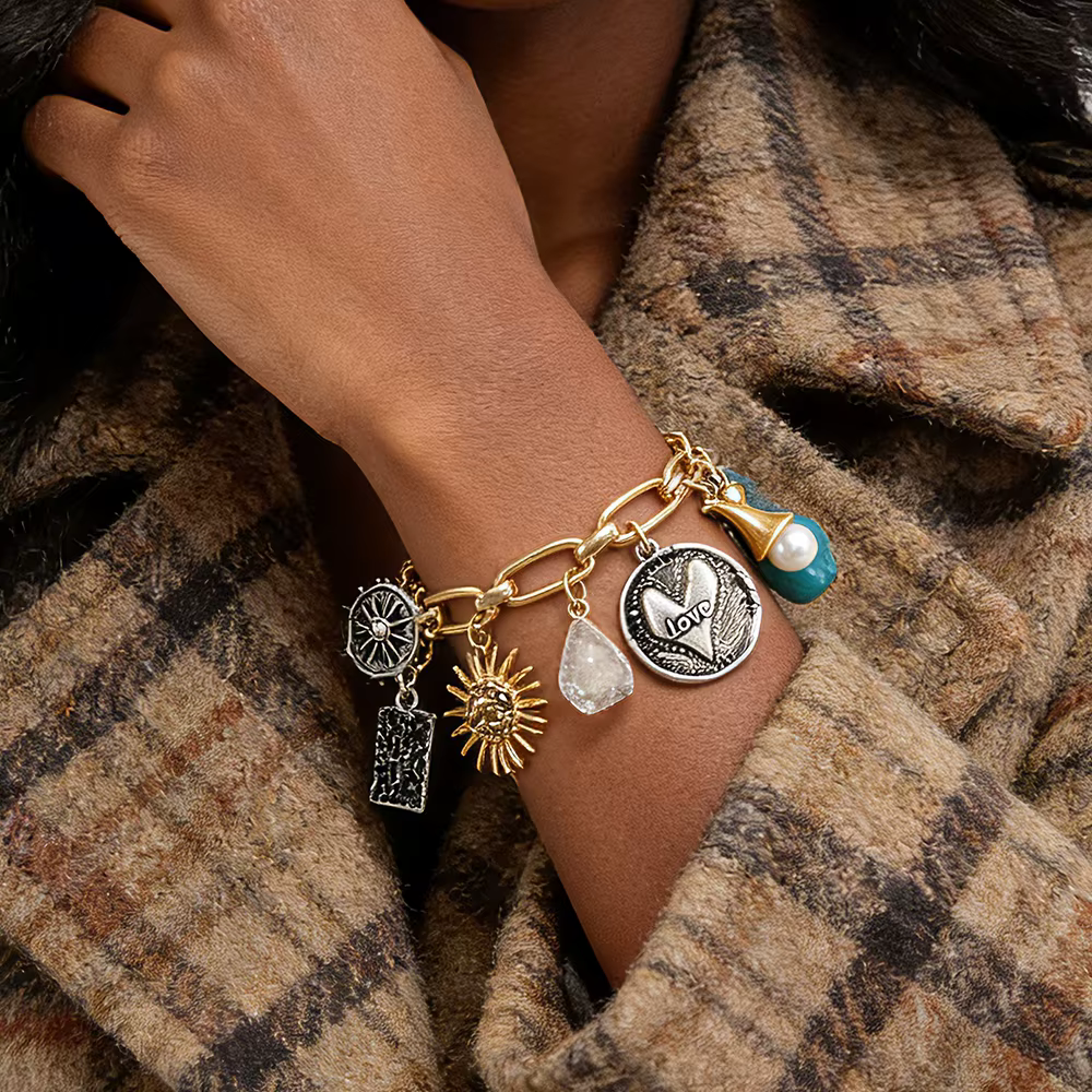 Bracelet artisanal avec breloque et pierre