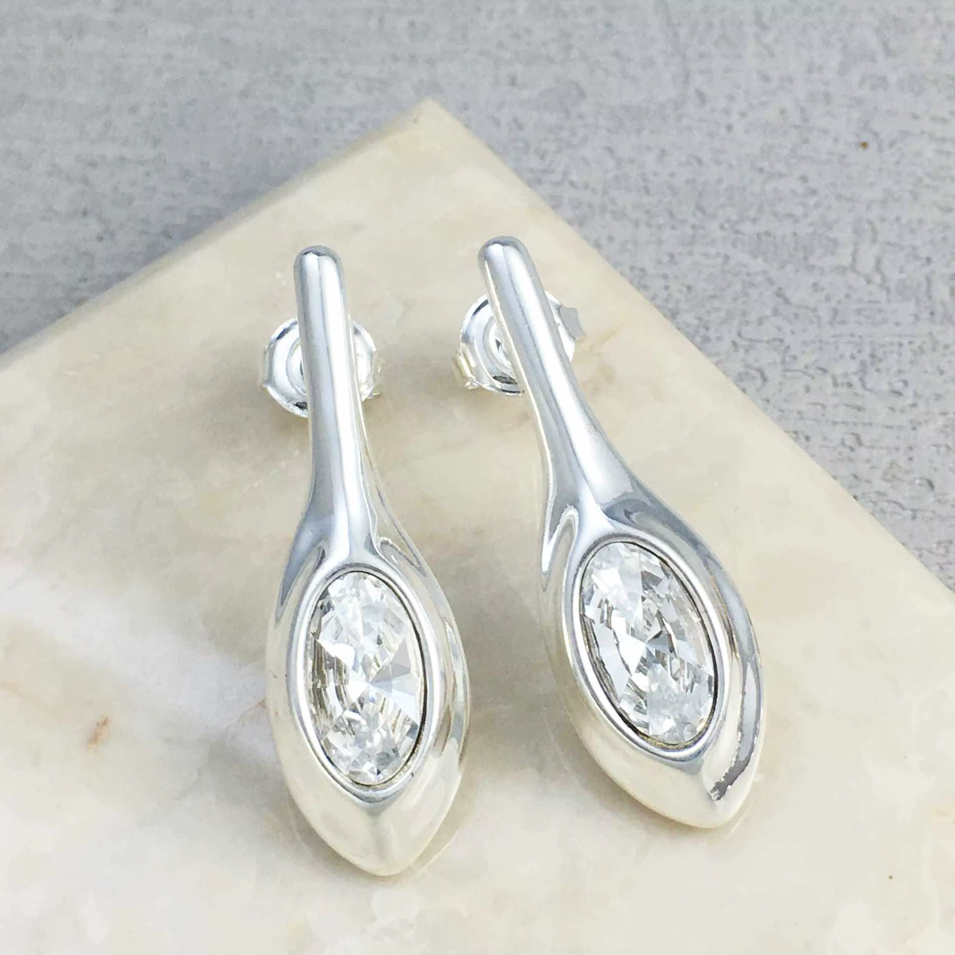 Boucles d'oreilles géométriques en cristal coloré or argent