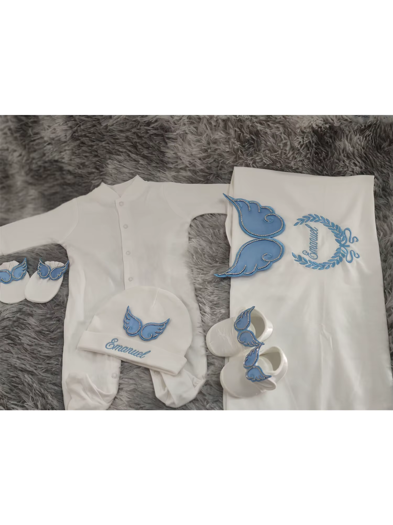 Ensemble de vêtements pour nouveau-né avec des ailes d'ange - Layette pour bébé brodée blanche et bleue | Cadeau en