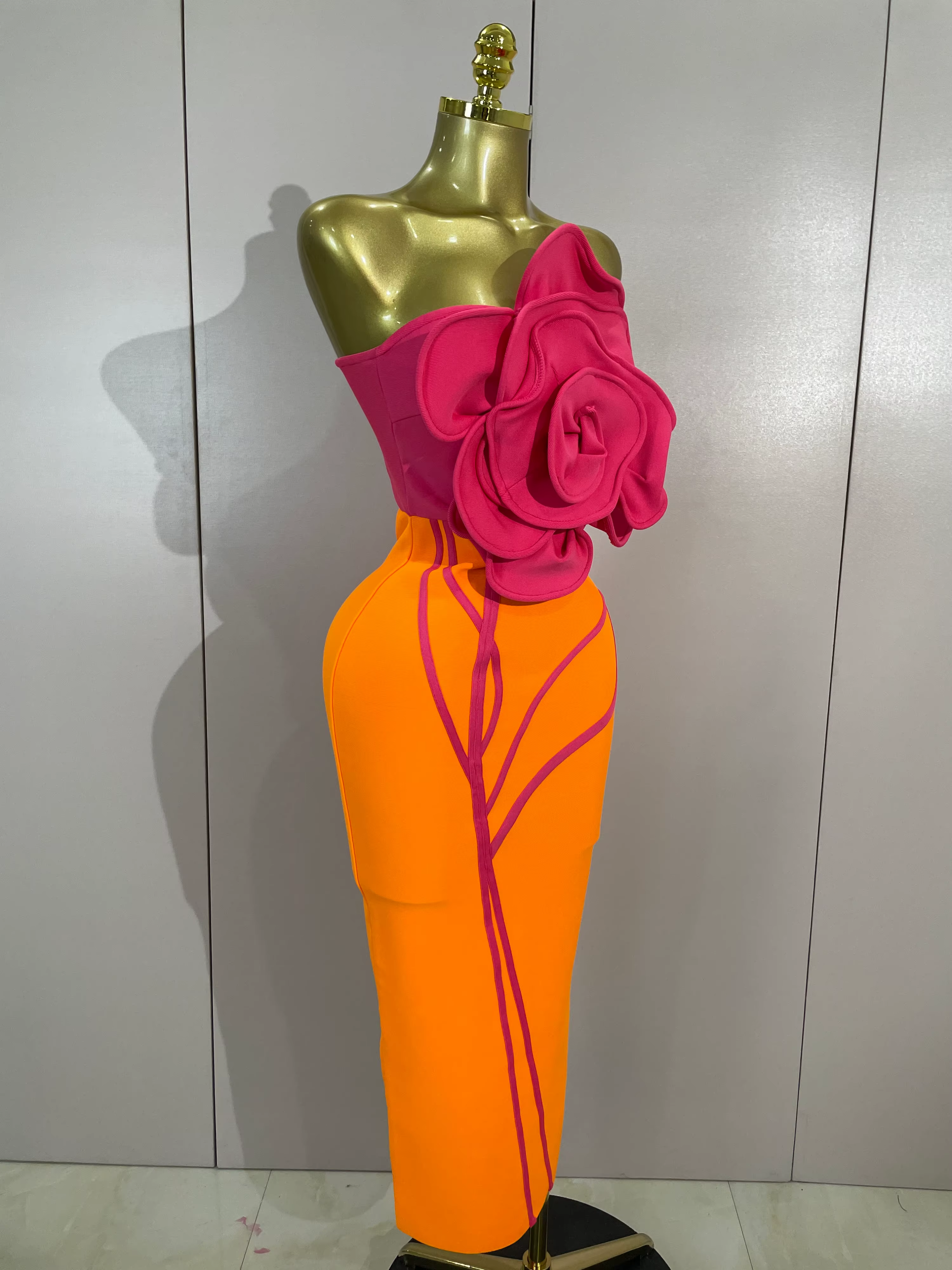 Robe longue de soirée élégante et luxueuse pour femme