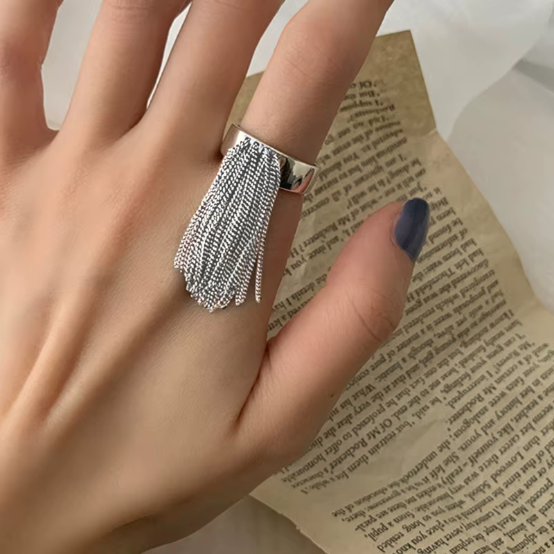 Bague chaîne à pampilles couleur argent pour femmes