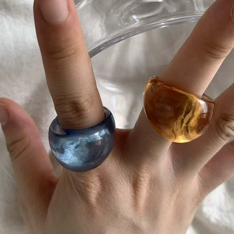 Bague en résine acrylique transparente au design vintage pour femmes