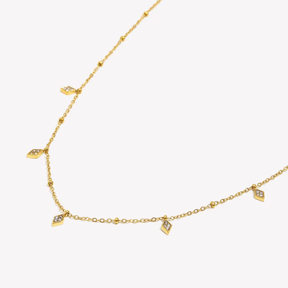 E.B.belle – collier avec pendentifs en Zircon Rhoumbs