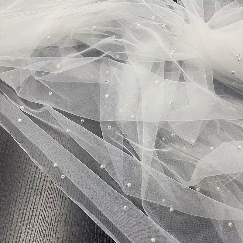 Superposition élégante de nappe en mousseline de soie perlée – Décor luxueux de réception de mariage et de douche nuptiale – Parfait pour les tables à desserts et les fêtes