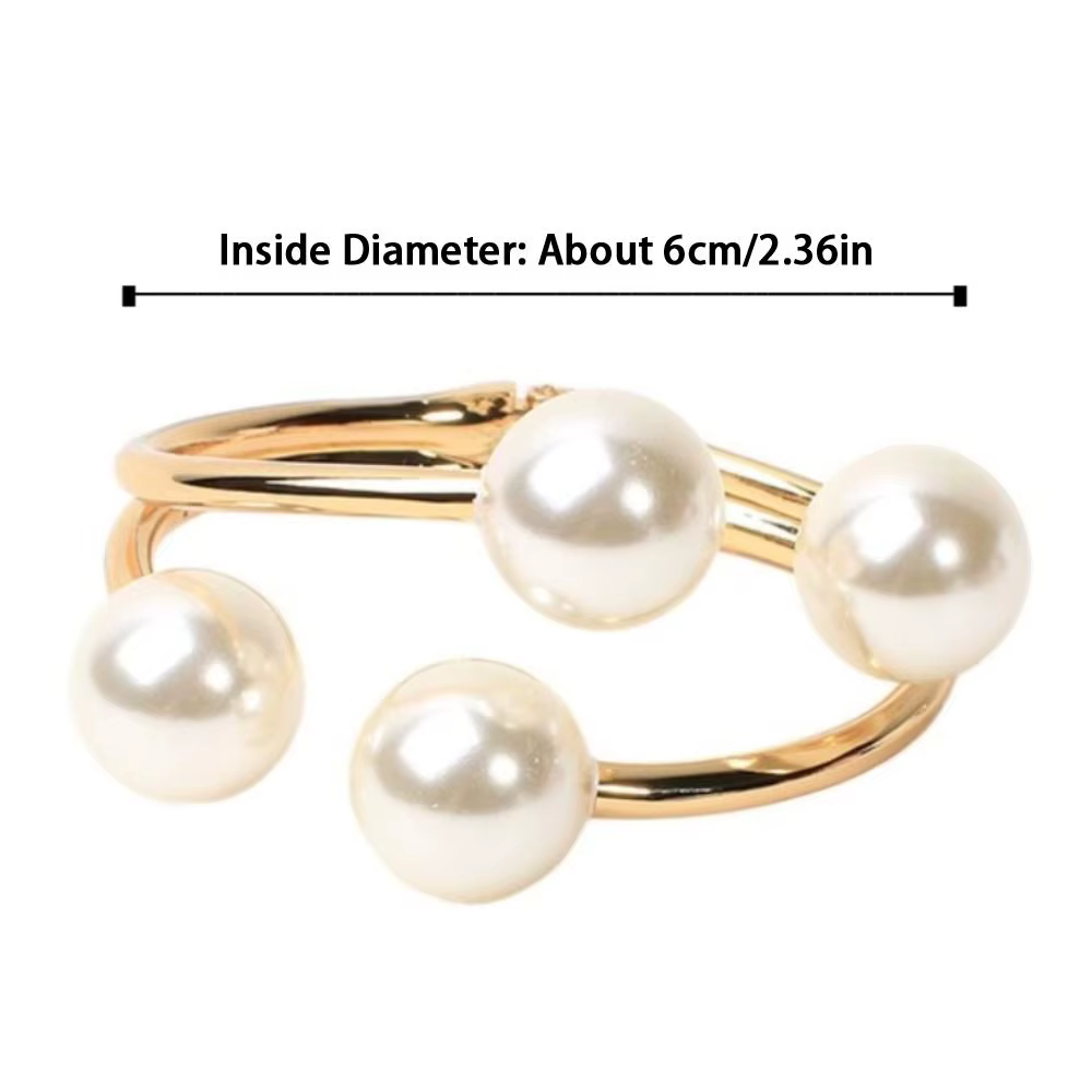 Bracelet manchette large en métal doré avec perles et motifs géométriques