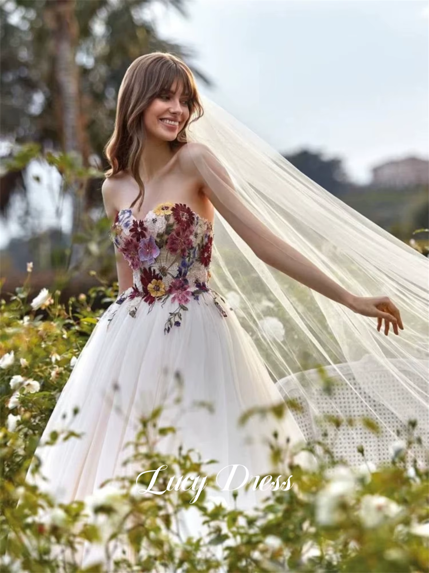 Lucy personnalisé robes d'occasion sur mesure pour Occasions spéciales