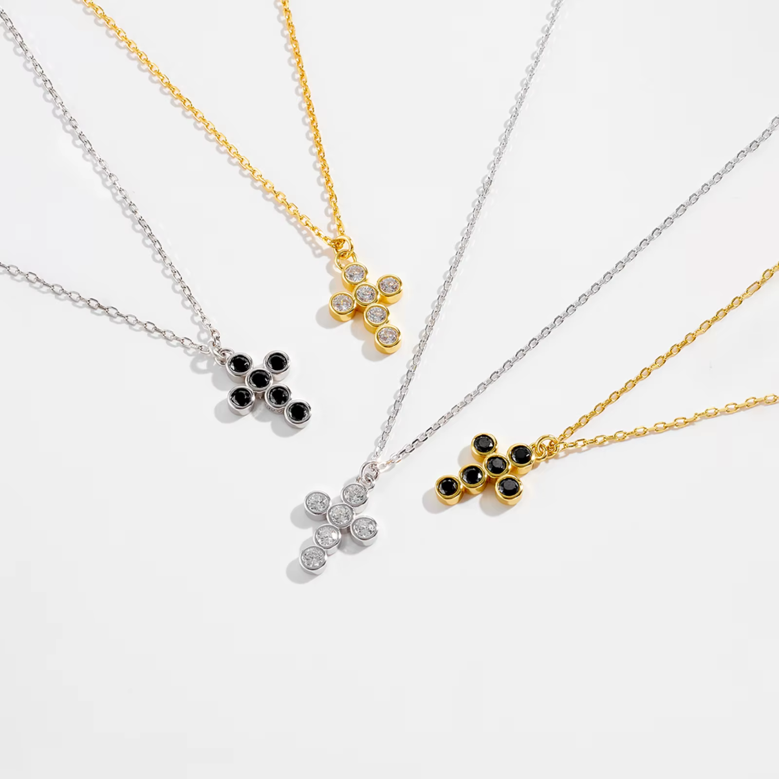 Collier en argent regardé 925 avec croix transparente pour femme