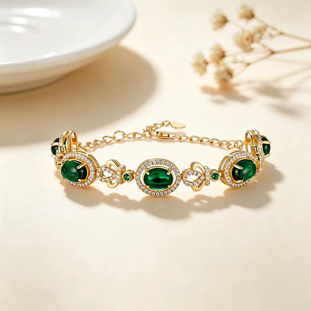 Bracelet TYYL plaqué or 14 carats avec pierres synthétiques vertes et zircon 5A