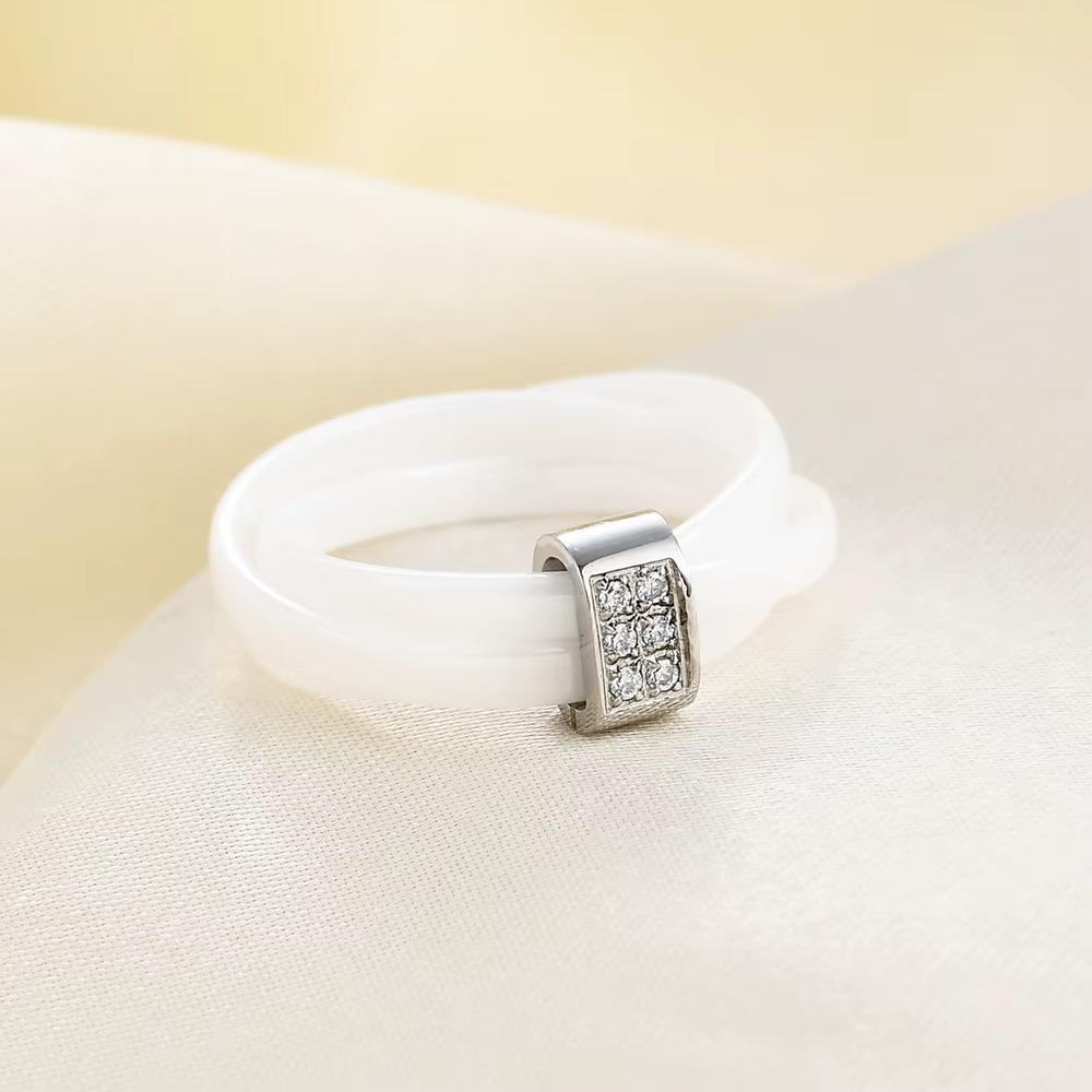 Bague à trois anneaux en céramique noire et blanche sertie de diamants à double rangée de 8MM pour couples