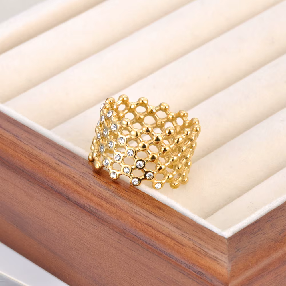 Lokaer cubique Zircon CZ pierre cristal large anneau bijoux femmes en acier inoxydable étanche 18K plaqué or bagues de déclaration R24002