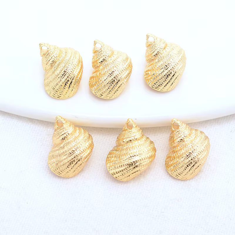 Breloques de Conque en Laiton de 12x13mm et 14K