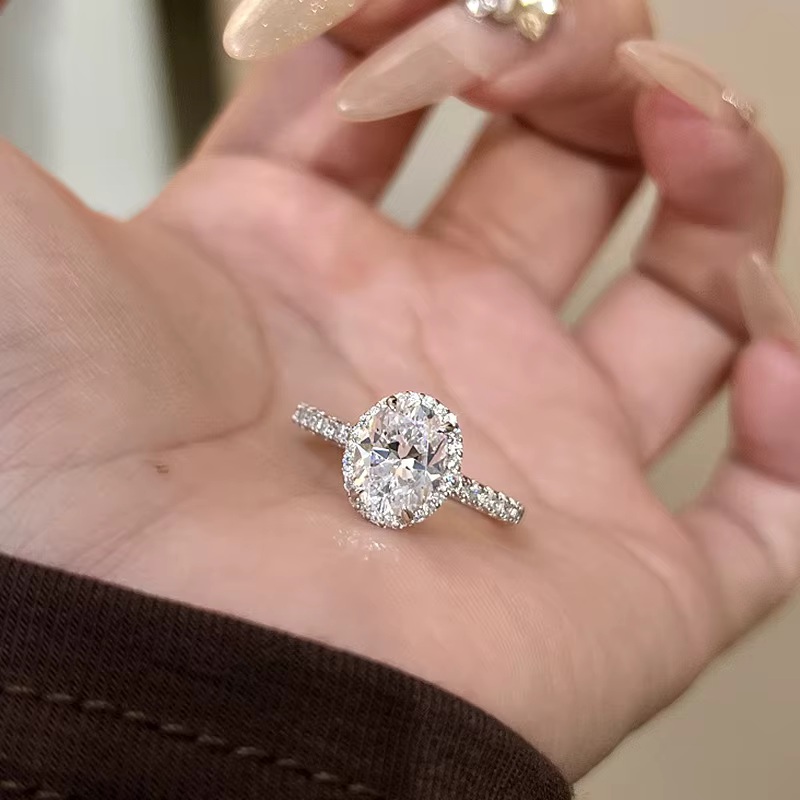 Bague de fiançailles entièrement sertie de diamants