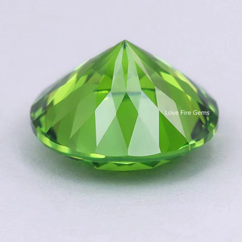 Pierre précieuse émeraude verte Tsavorite naturelle
