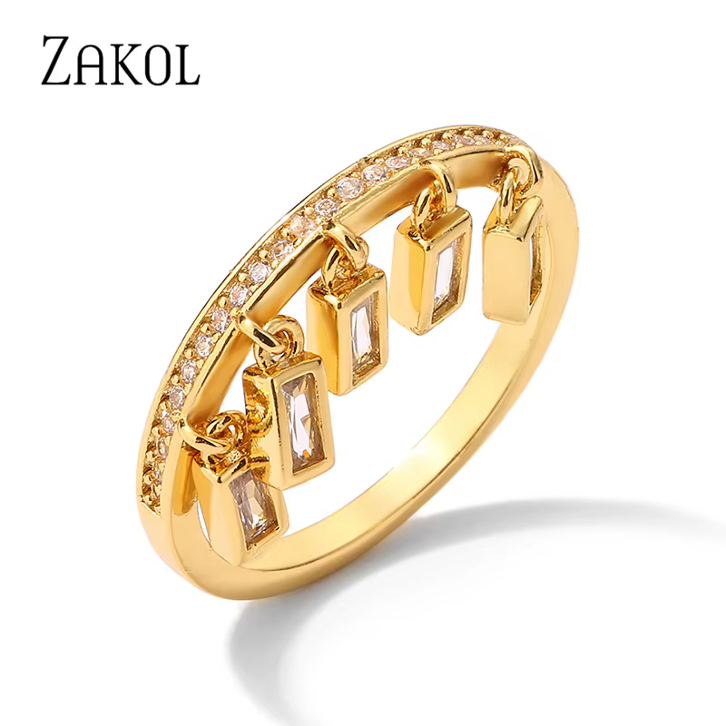 Bague ZAKOL tendance en zircone rectangulaire avec pampille pour femme