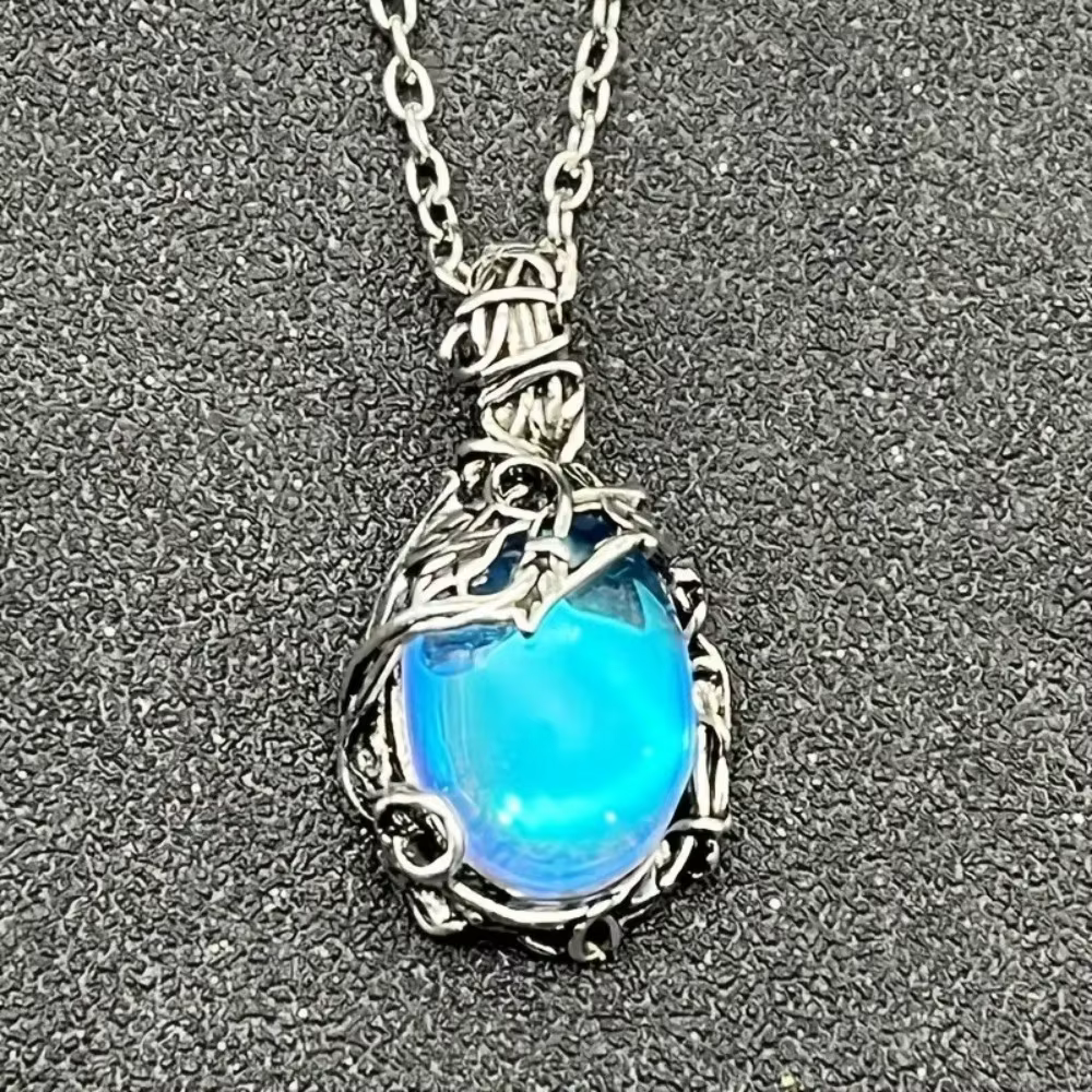 Collier avec pendentif en cristal de verre aurore bleu pour femmes