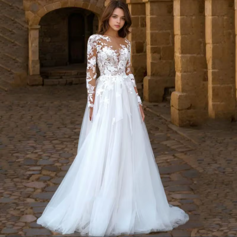 Robe de mariée simple en dentelle à manches longues et col en V