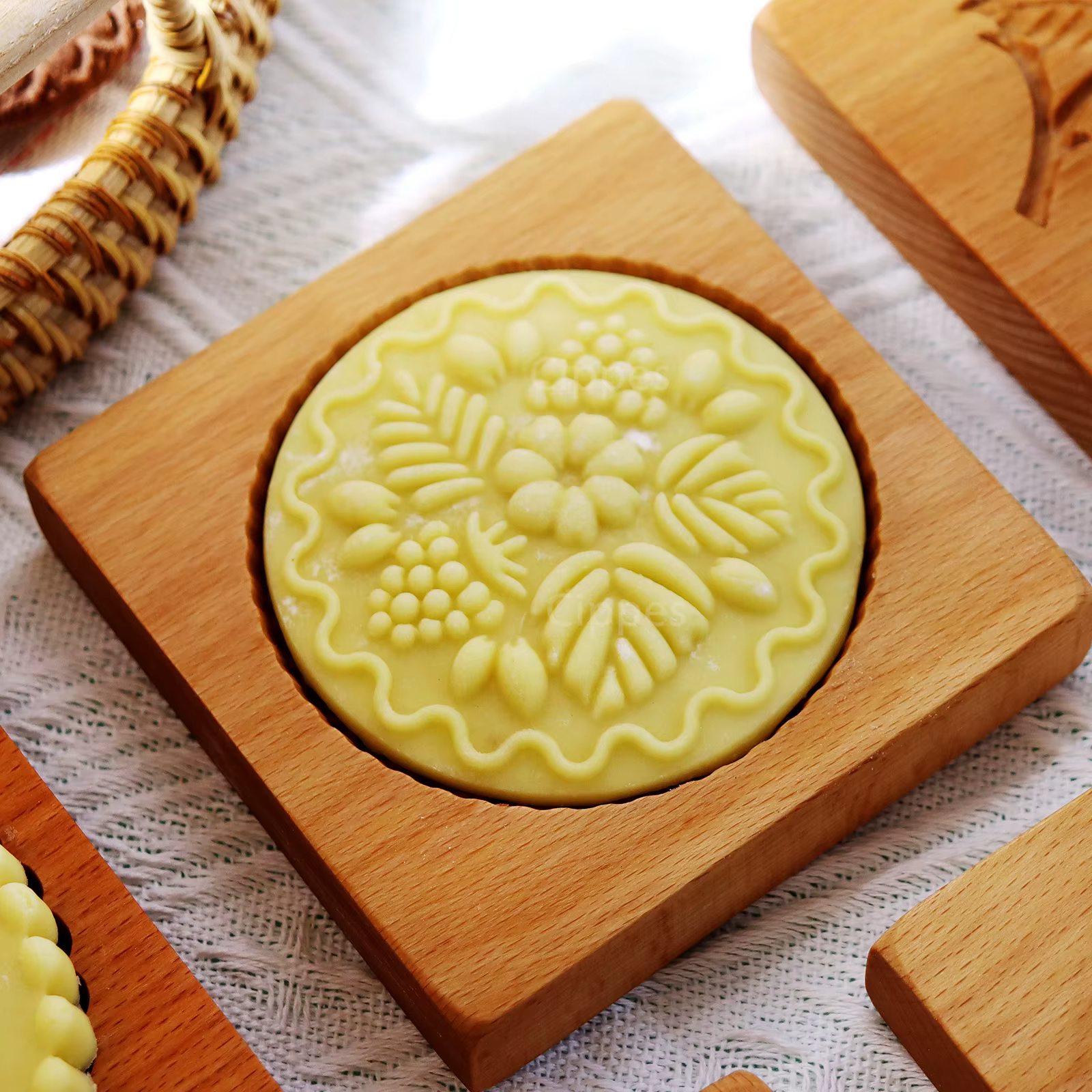 Moules à Biscuits en Bois avec Motifs de Fleurs