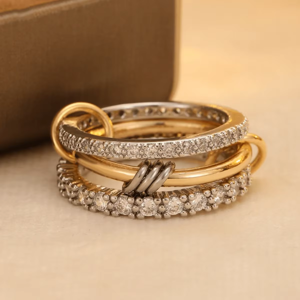 Bague empilable élégante pour femmes – Bijoux tendance pour les amateurs de mode