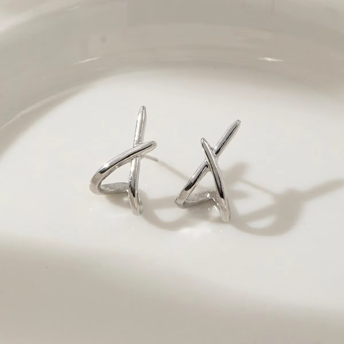 LATS – boucles d'oreilles croisées couleur or pour femmes
