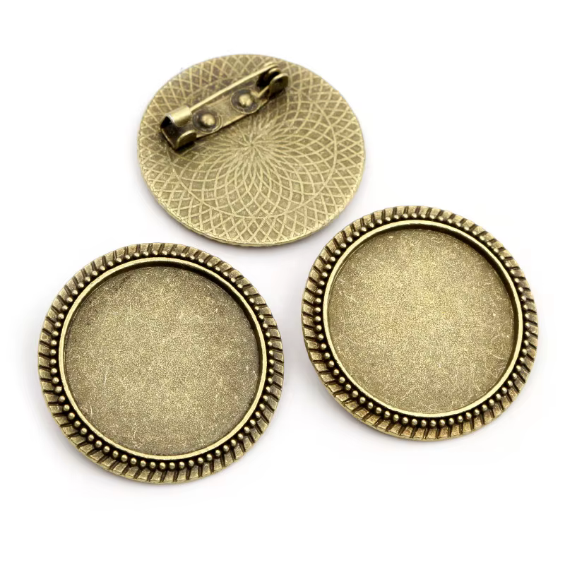 Broche rétro Antique plaquée argent et Bronze