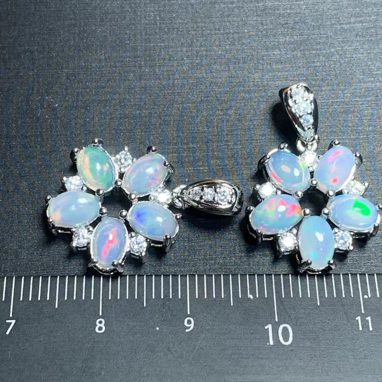 Collier pendentif ovale en opale naturelle 60 mm