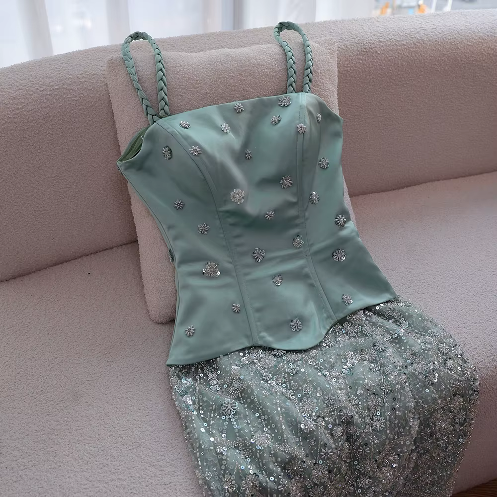Robe de soirée de luxe en perles vert sauge