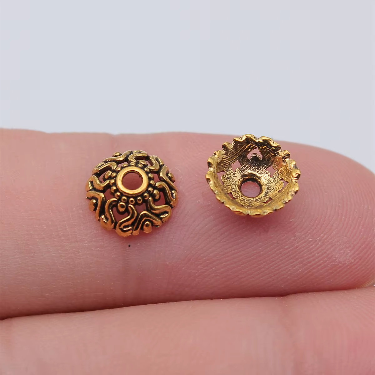100 pièces de capuchons de perles 9x9mm (0