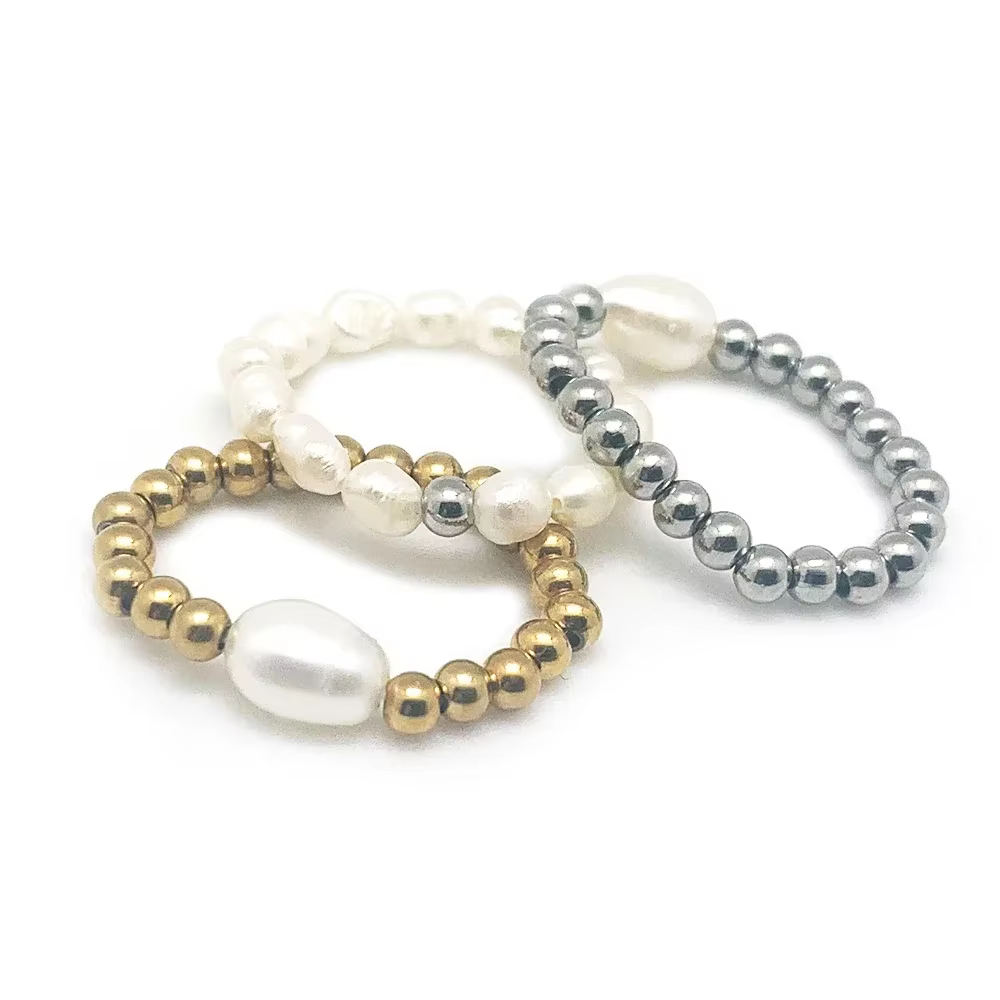 Bague élégante en perles d'eau douce