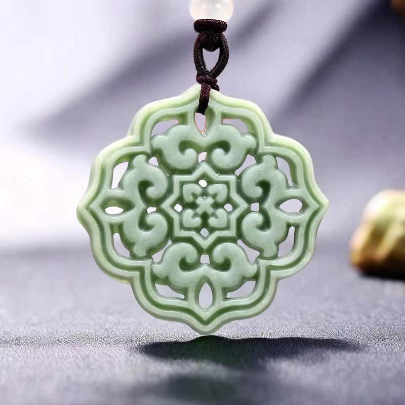 Collier pendentif fleur sculpté pour hommes et femmes