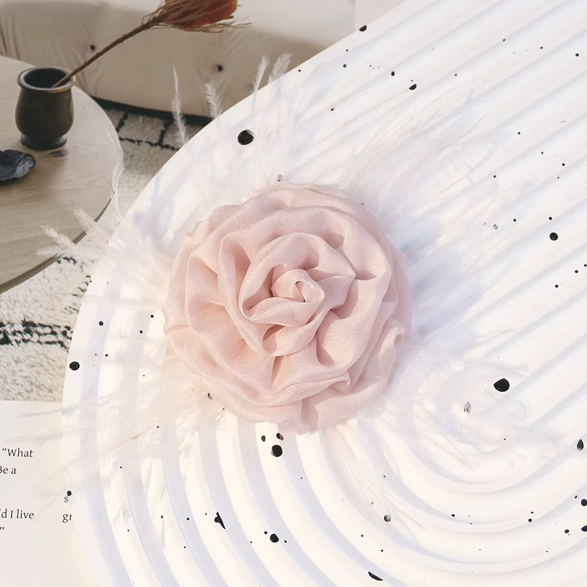 Fleurs décoratives en tissu rose roulé 3D