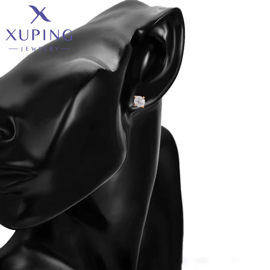 Xuping Jewelry Nouvelle Arrivée Boucles d'oreilles clous simples et élégantes couleur or pour femme Cadeau X000757149