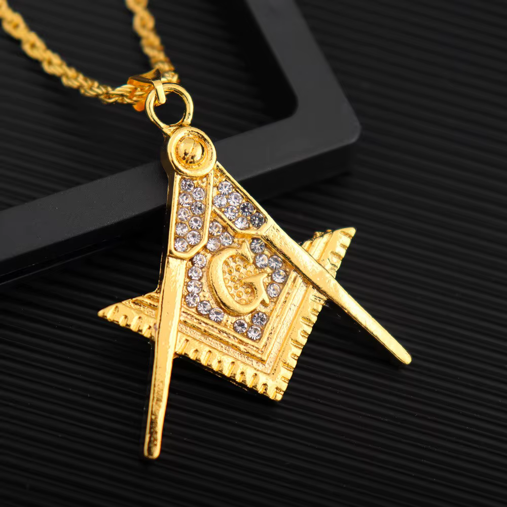 Collier avec pendentif en cristal AG