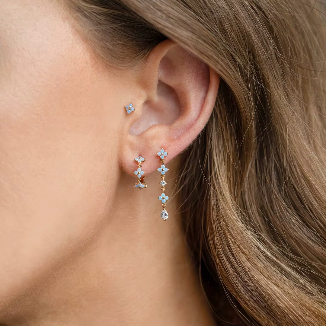 Boucles d'oreilles trèfle couleur or Ins