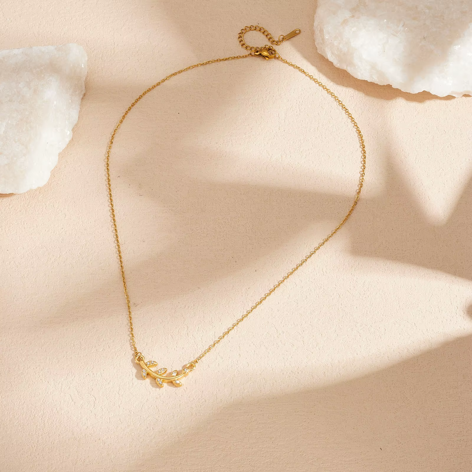DIEYURO – collier classique en acier inoxydable 316L doré avec feuilles incrustées de Zircon pour femmes