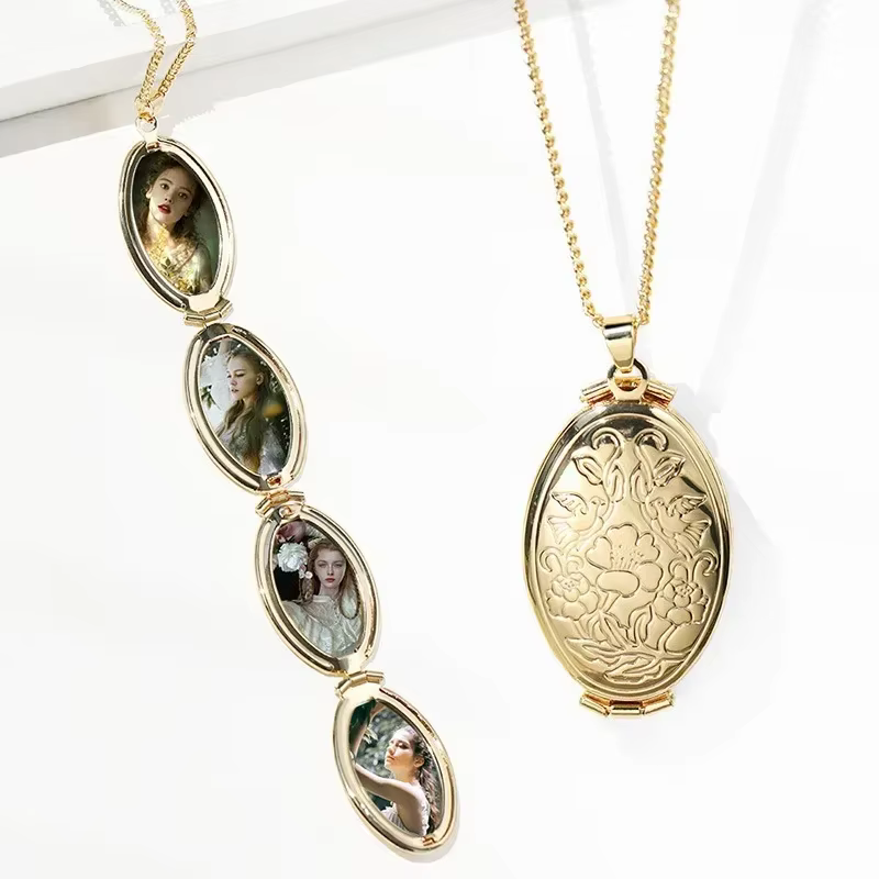 Pendentif ovale creux sculpté couleur or argent