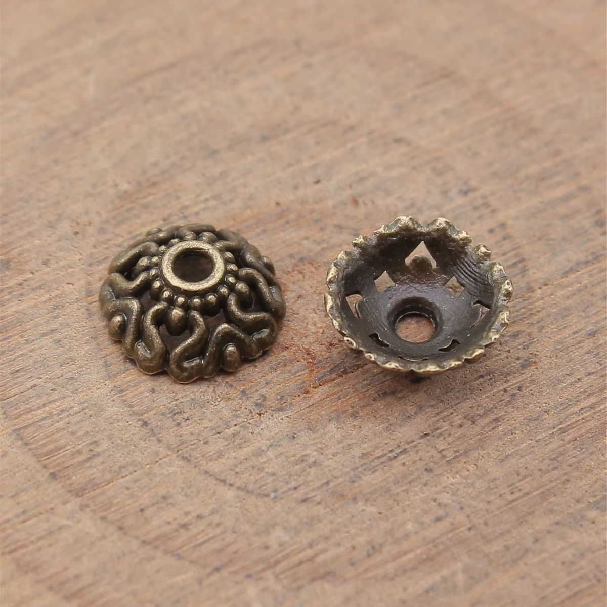 100 pièces de capuchons de perles 9x9mm (0
