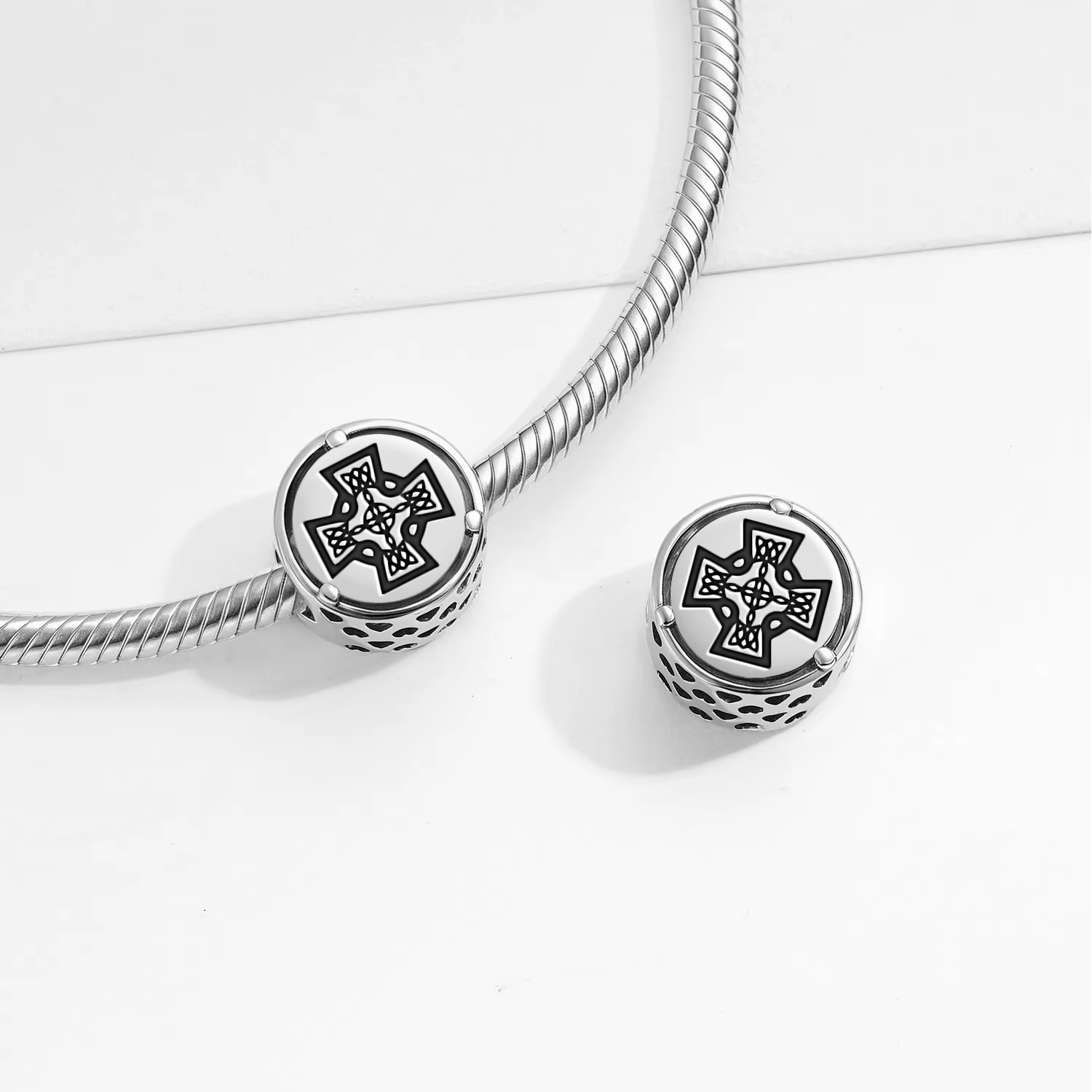 Breloque avec symbole en argent Sterling 925