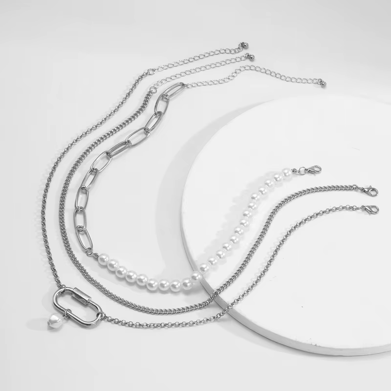 Collier minimaliste Minar en forme de trombone avec perles simulées pour femme