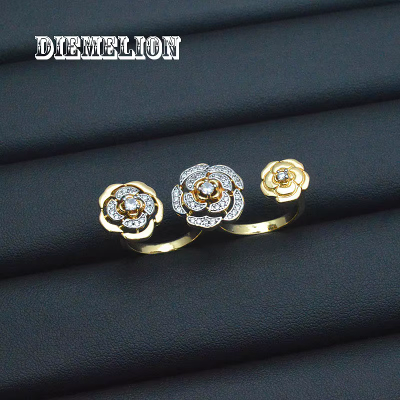 Bague romantique à trois fleurs plaquée or 18 carats