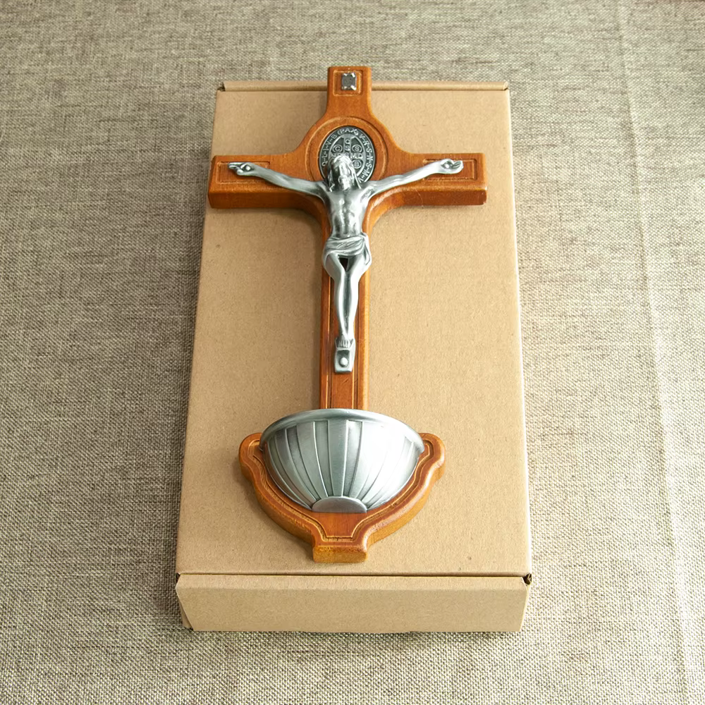 Nouvelle église bois croix Religion catholique rituel