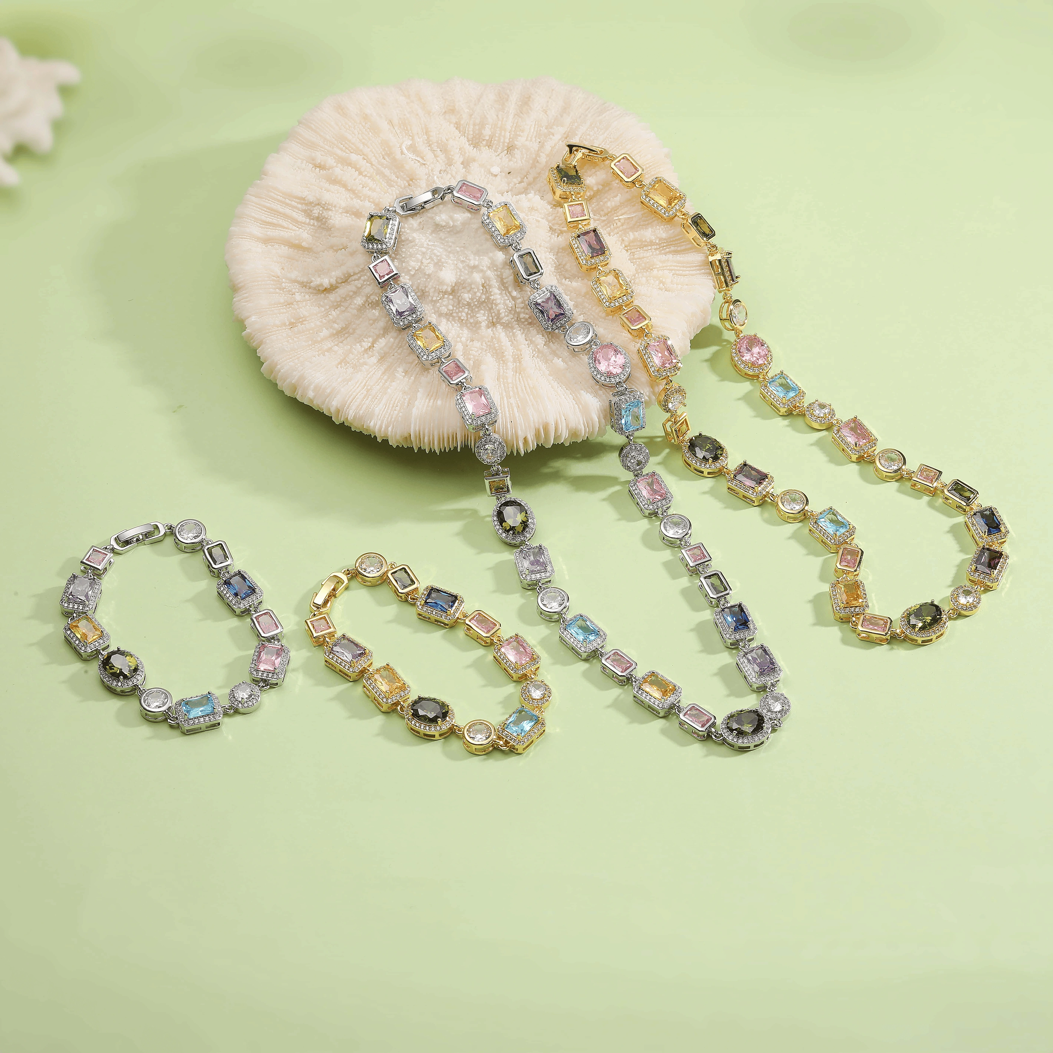 Bracelet/Collier Unisexe en Or Plaqué 18 Carats avec Mosaïque de Pierres Semi-Précieuses Multicolores Carrées et Rondes